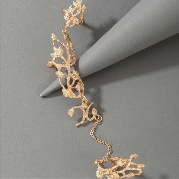 NWT Flower Chain Temperament Stylish Hollow Carving MITTEN Ring For Women - Picture 2 of 6